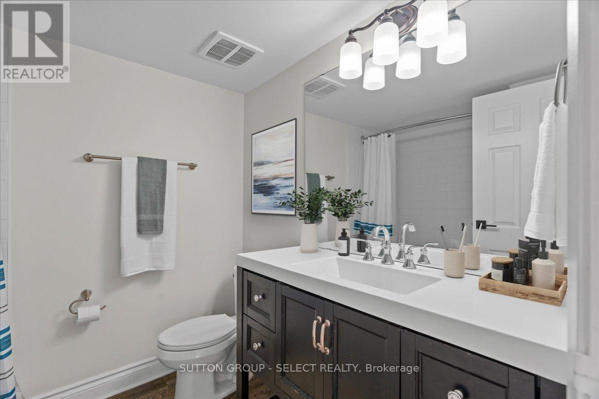 903 - 7 Picton Street, London East (East F), ON - Indoor Photo Showing Bathroom