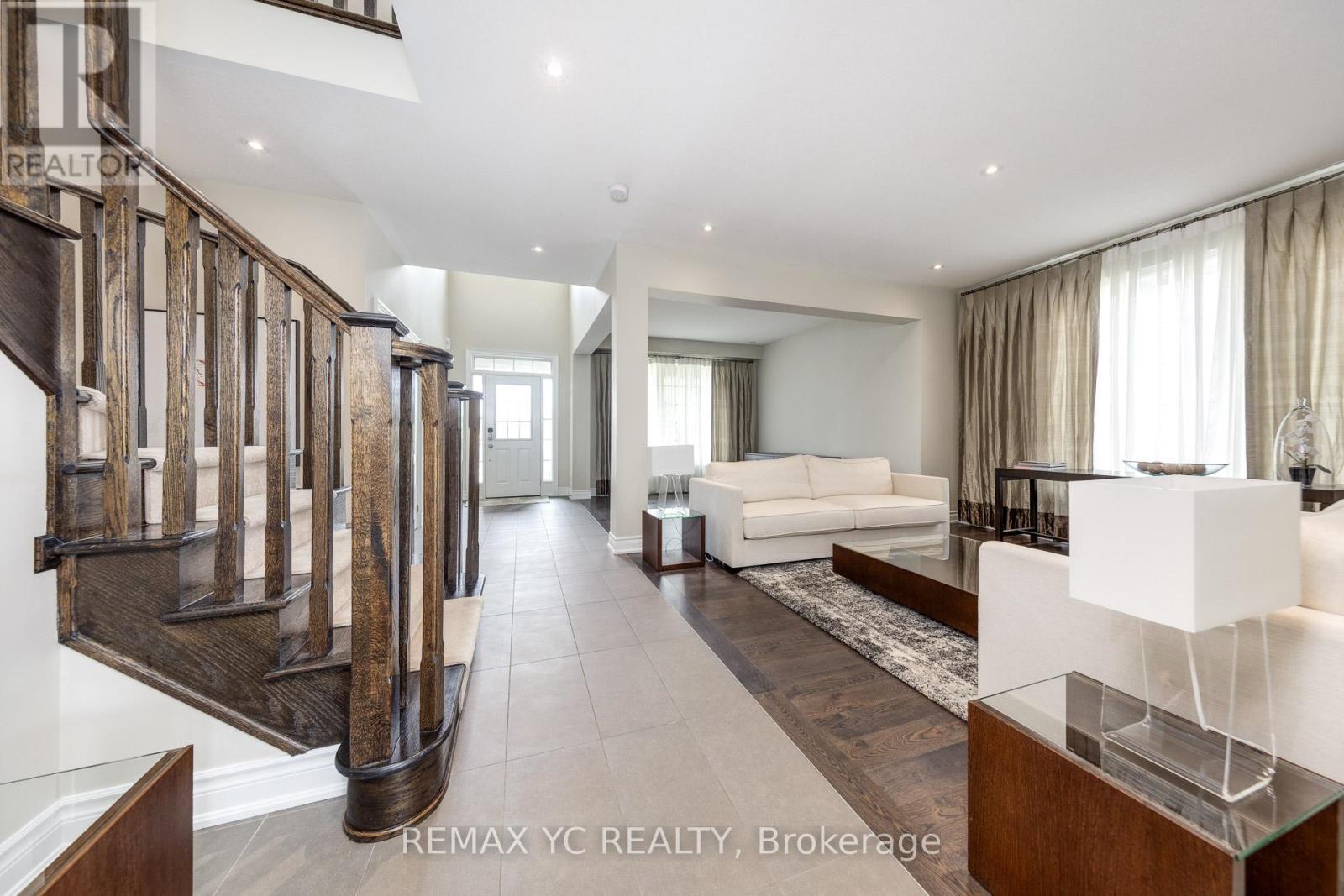 1 Sunset Way, Thorold, ON - Indoor Photo Showing Other Room