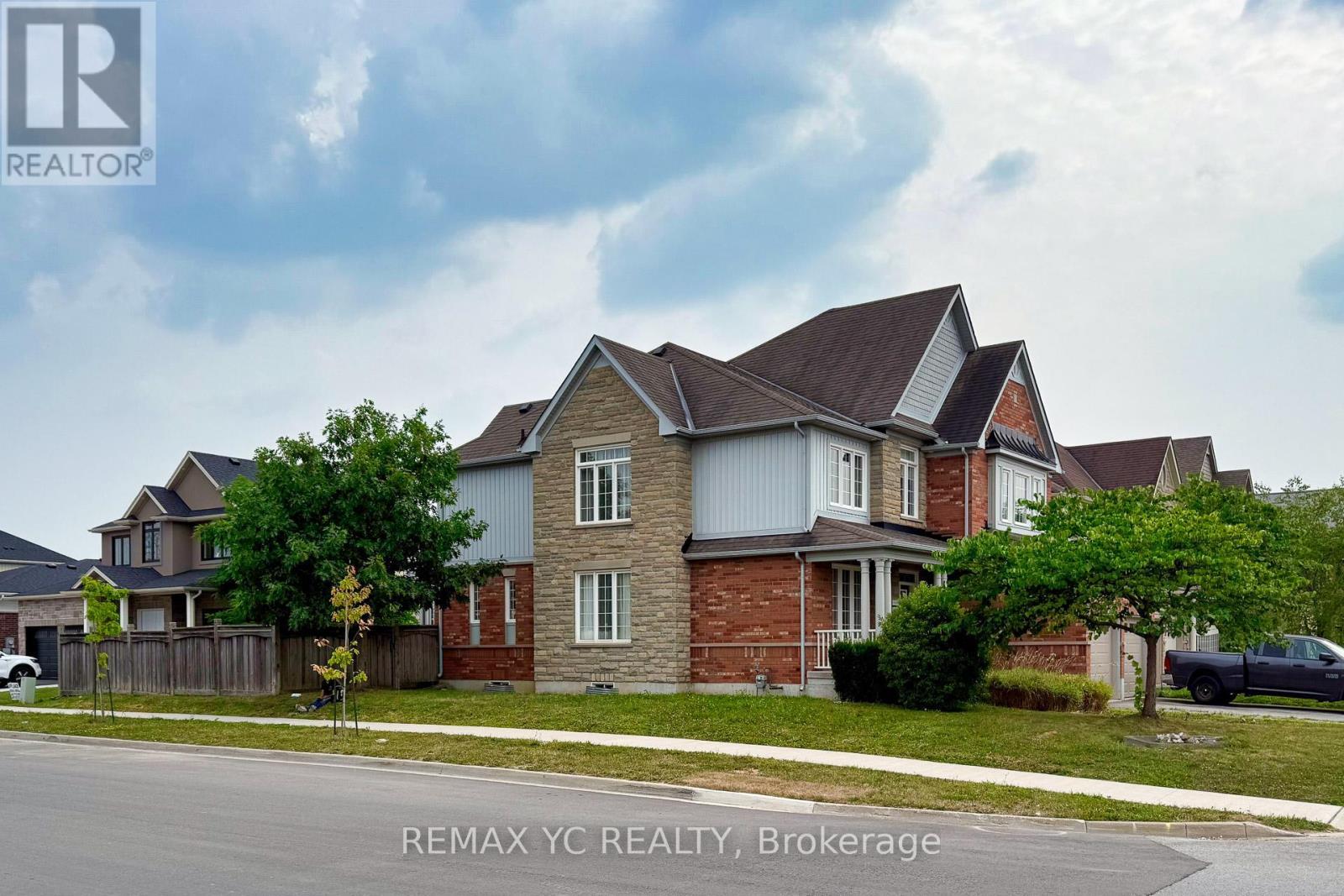1 Sunset Way, Thorold, ON - Outdoor With Facade