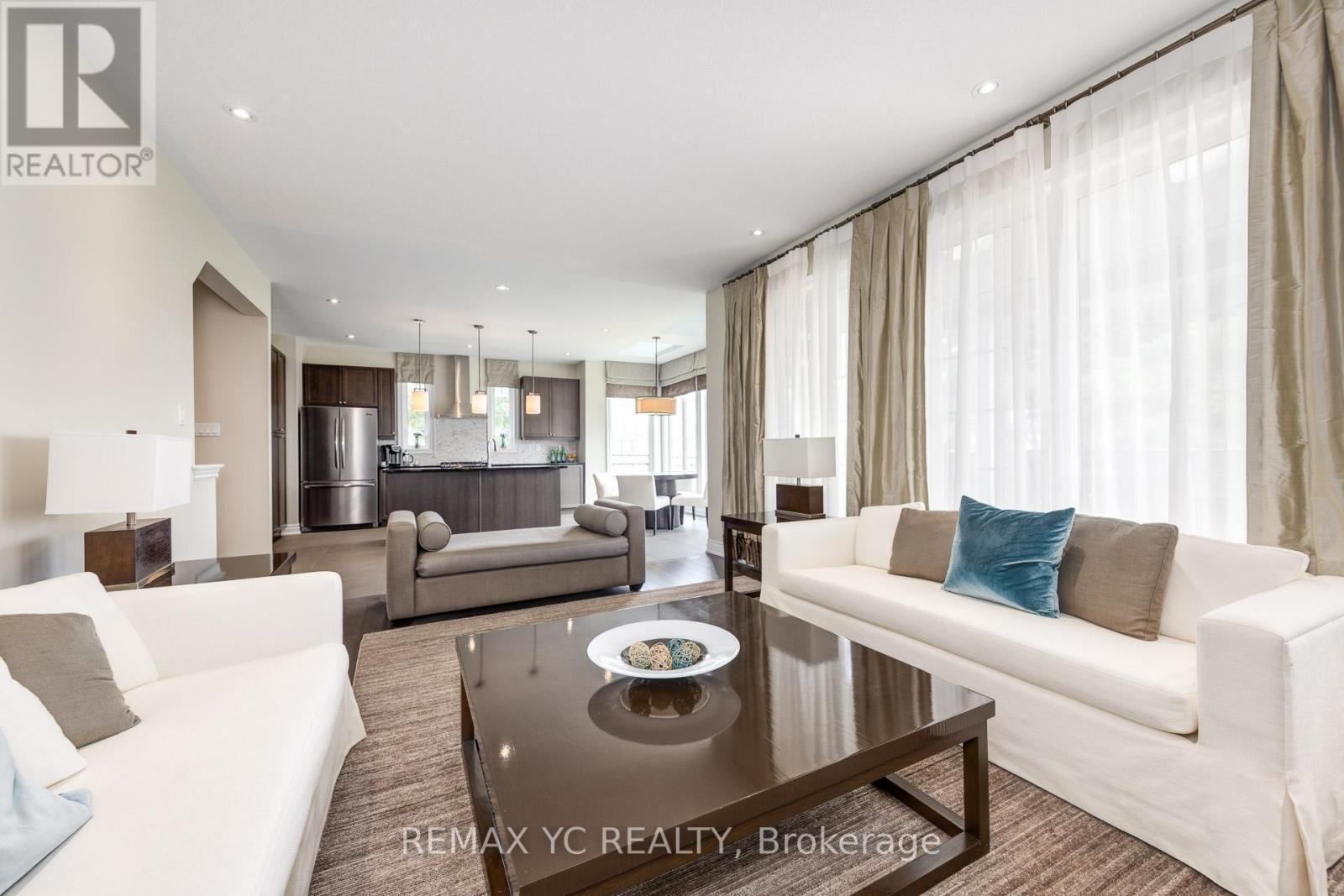 1 Sunset Way, Thorold, ON - Indoor Photo Showing Living Room