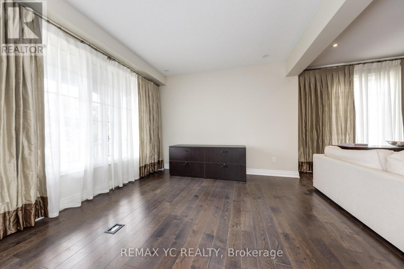 1 Sunset Way, Thorold, ON - Indoor