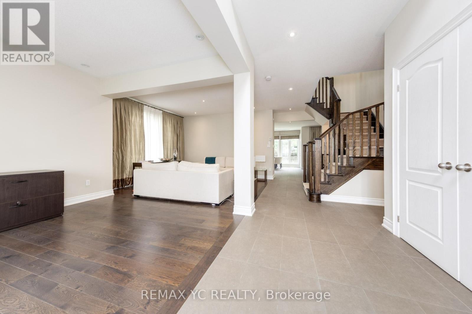 1 Sunset Way, Thorold, ON - Indoor Photo Showing Other Room