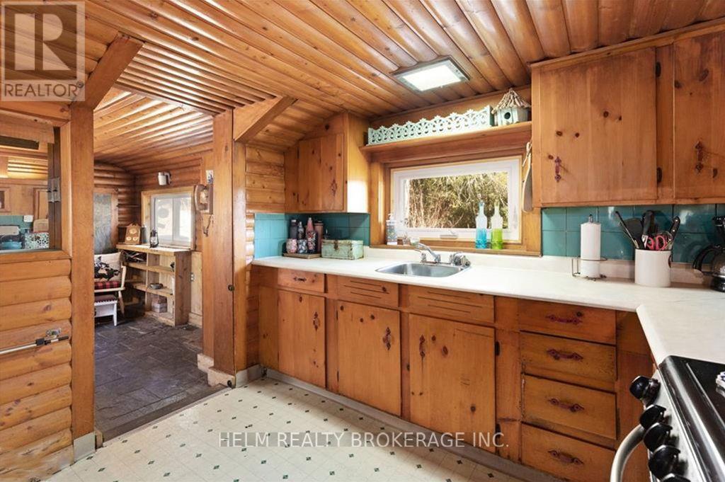 9001 Highway 17 Highway E, Calvin, ON - Indoor Photo Showing Kitchen