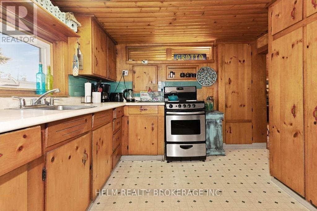 9001 Highway 17 Highway E, Calvin, ON - Indoor Photo Showing Kitchen