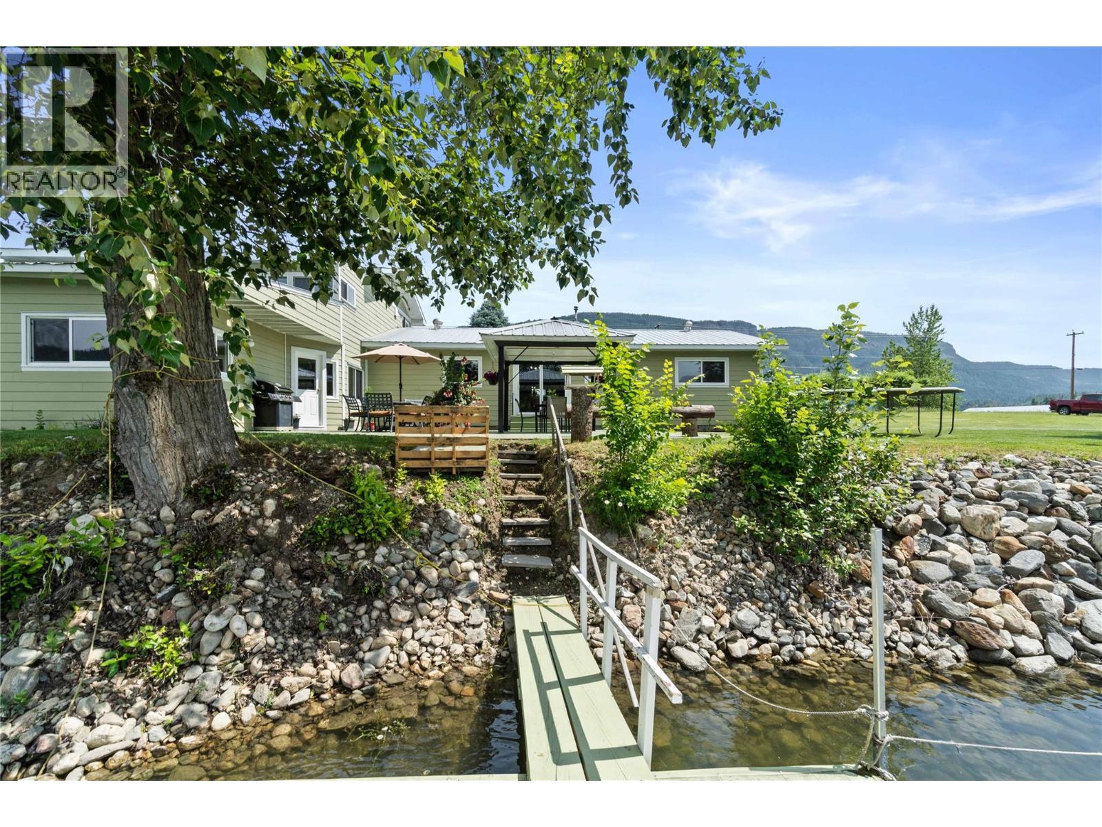 7088 97A Highway, Grindrod, BC - Outdoor