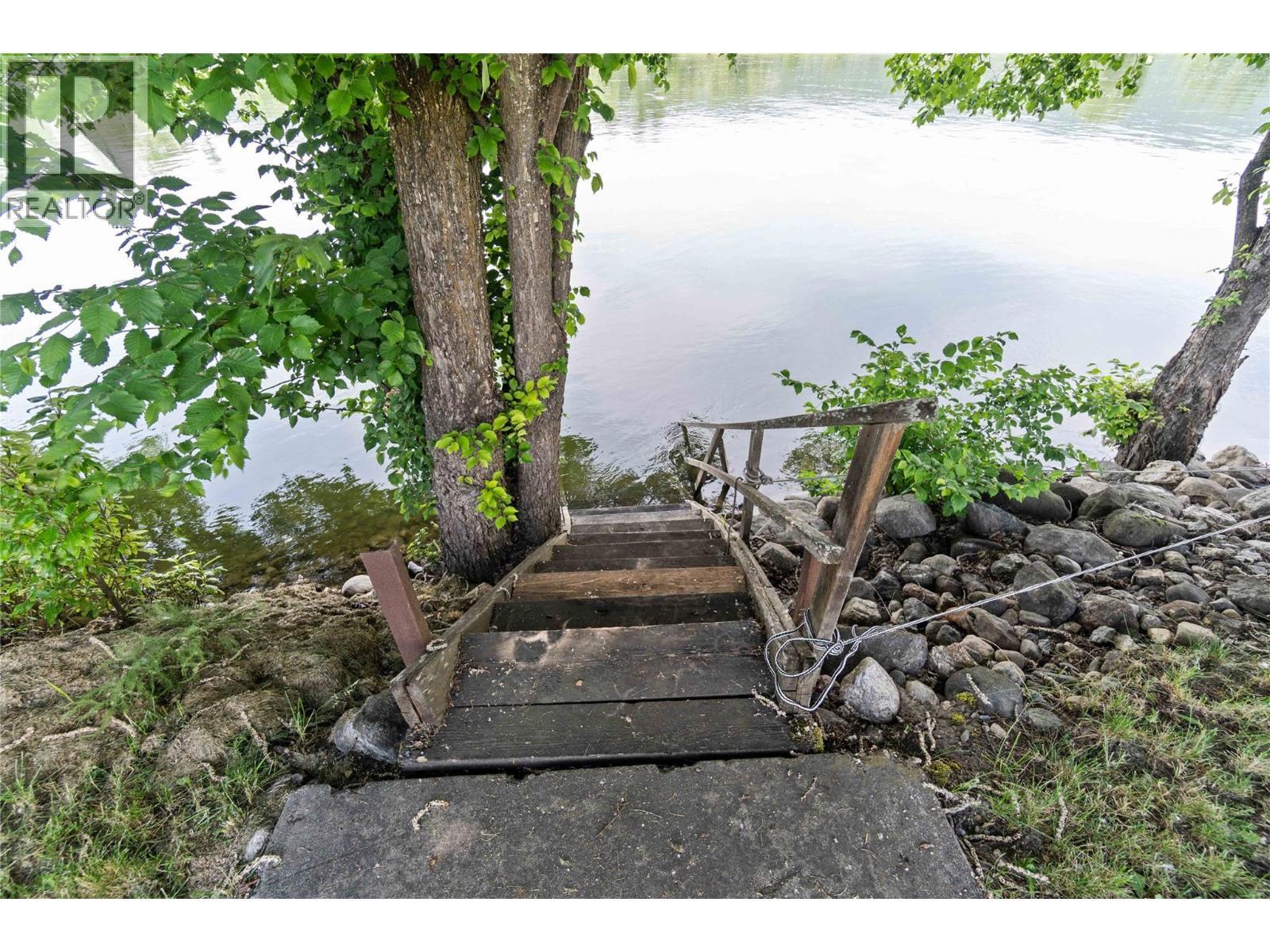 7088 97A Highway, Grindrod, BC - Outdoor