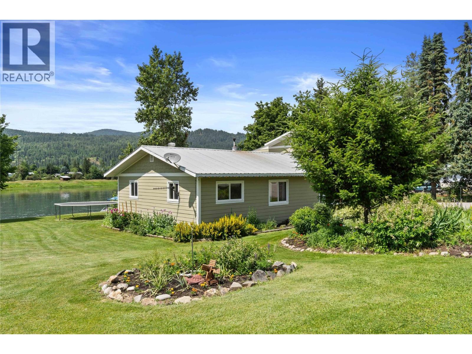 7088 97A Highway, Grindrod, BC - Outdoor