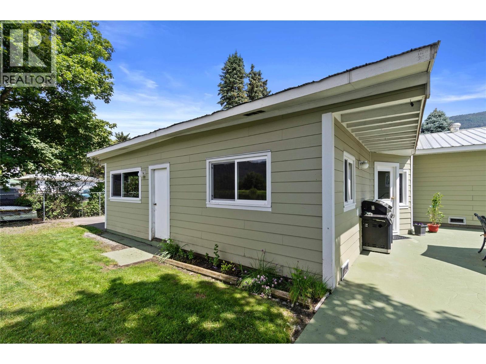 7088 97A Highway, Grindrod, BC - Outdoor With Exterior