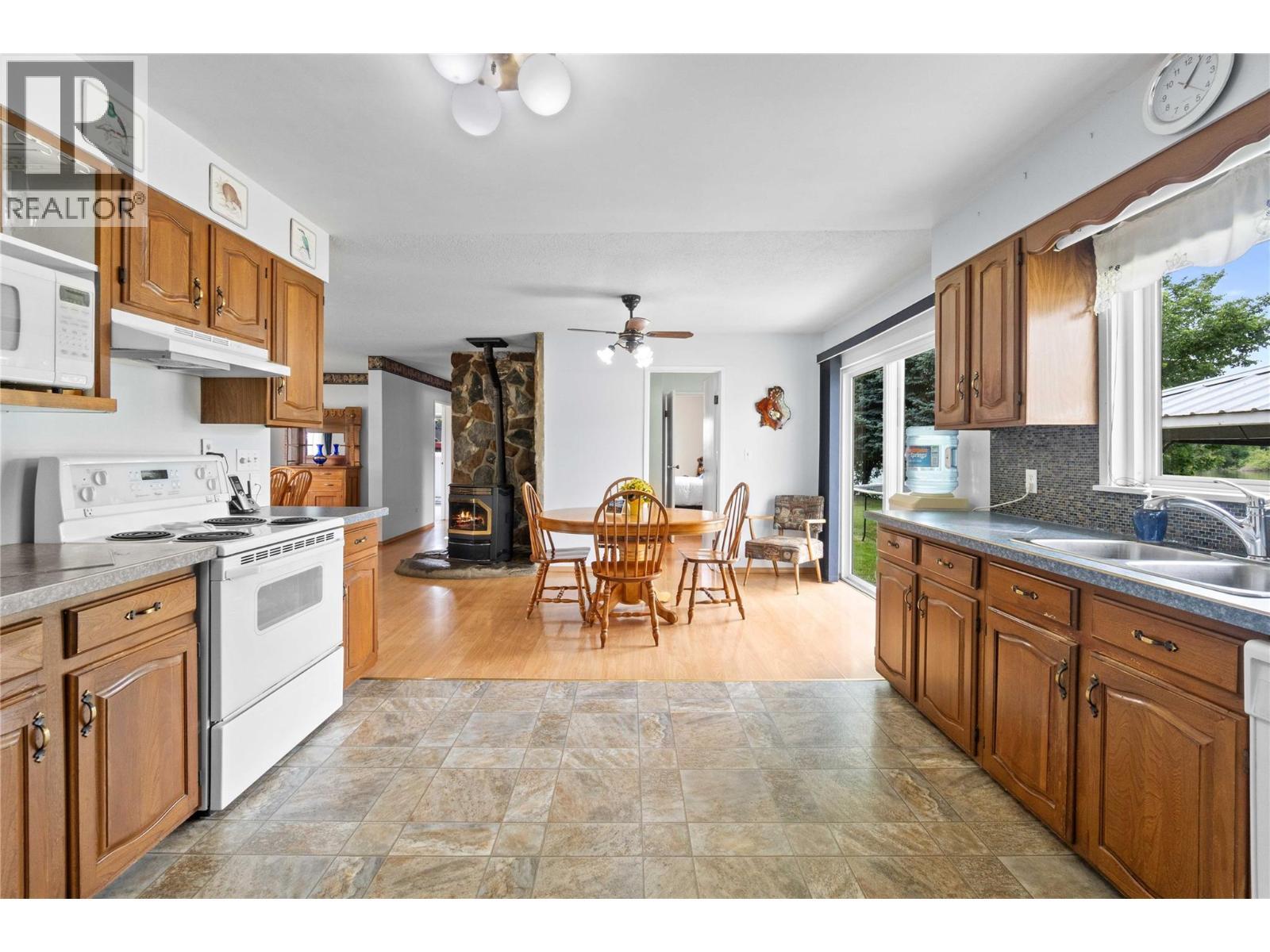 7088 97A Highway, Grindrod, BC - Indoor Photo Showing Kitchen With Double Sink