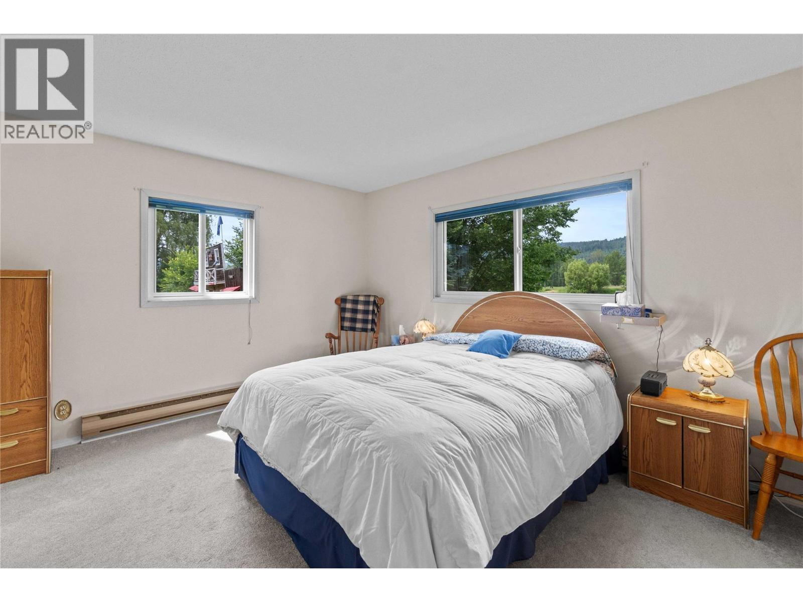 7088 97A Highway, Grindrod, BC - Indoor Photo Showing Bedroom