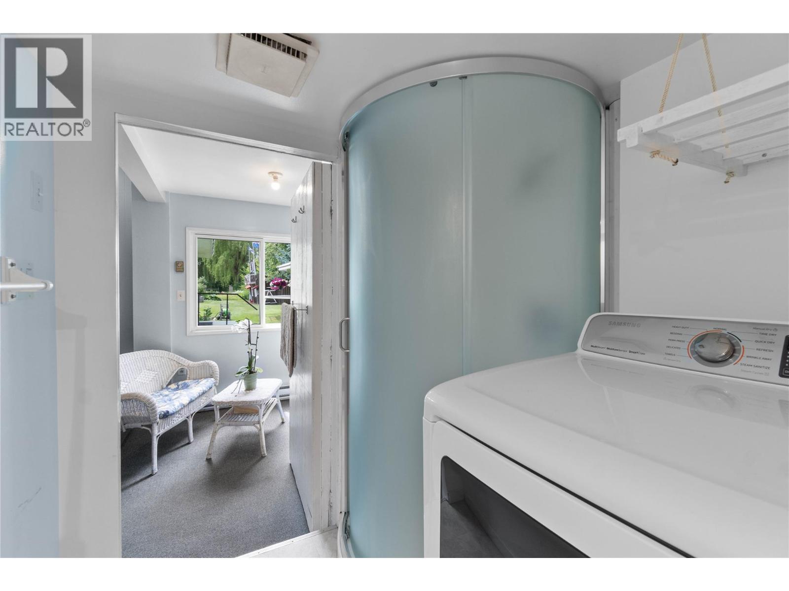 7088 97A Highway, Grindrod, BC - Indoor Photo Showing Laundry Room