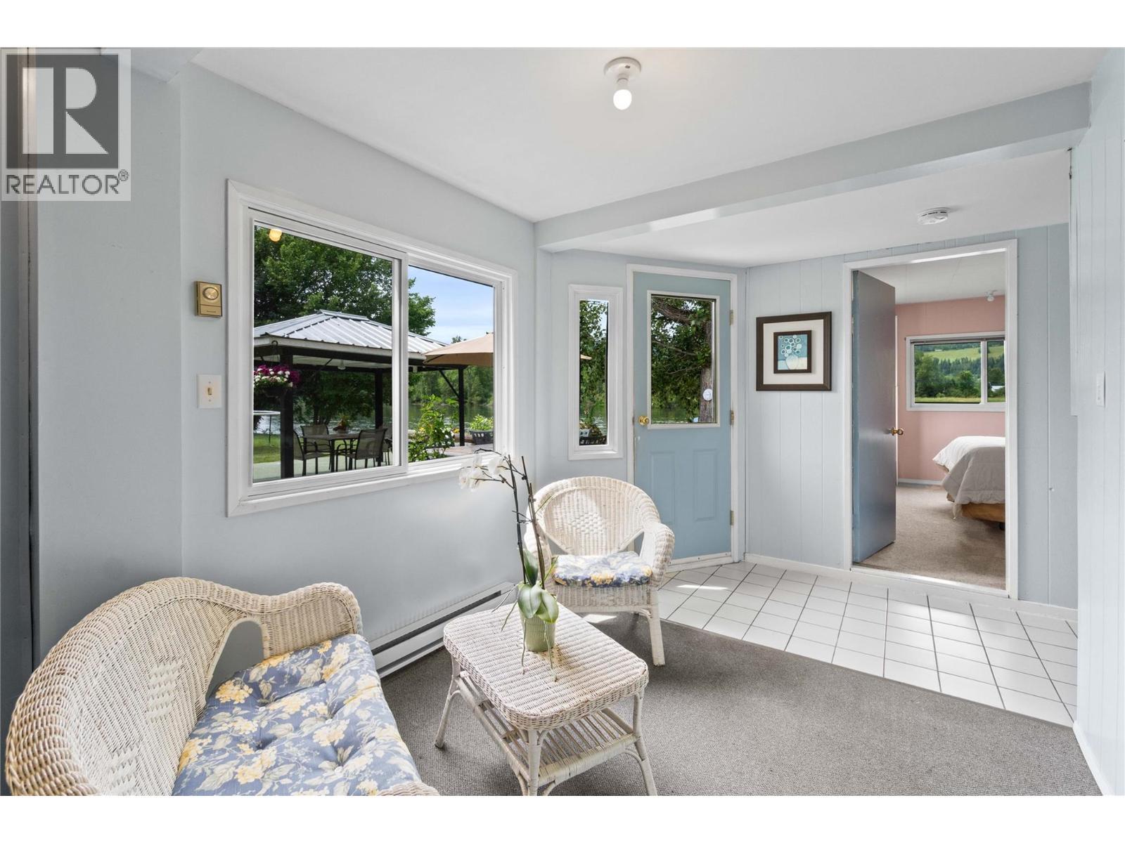 7088 97A Highway, Grindrod, BC - Indoor