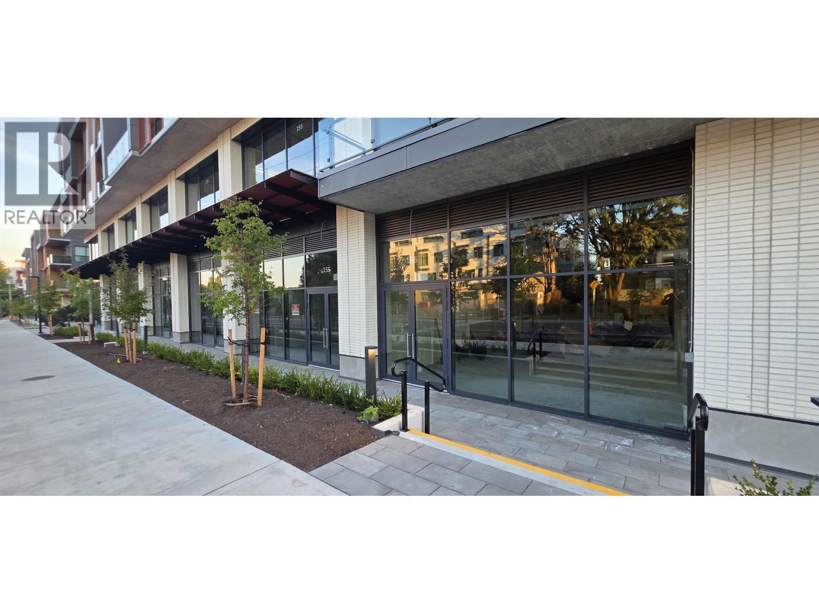 156/157 422 E 3Rd Street, North Vancouver, BC