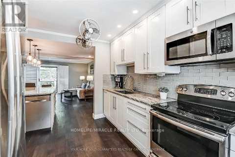 37 - 6855 Glen Erin Drive, Mississauga, ON - Indoor Photo Showing Kitchen With Stainless Steel Kitchen With Upgraded Kitchen