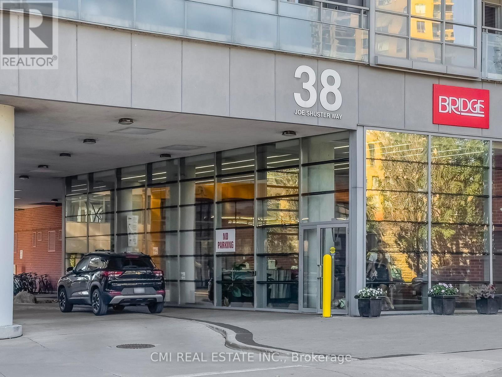725 - 38 Joe Shuster Way, Toronto, ON - Outdoor