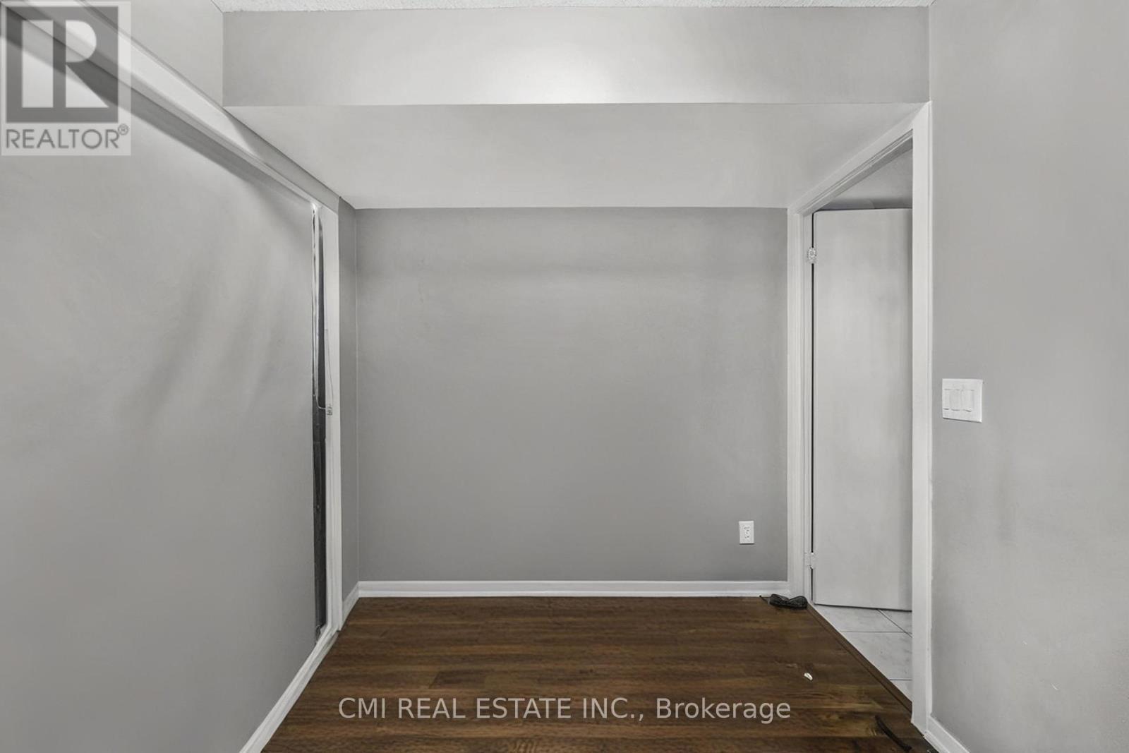 725 - 38 Joe Shuster Way, Toronto, ON - Indoor