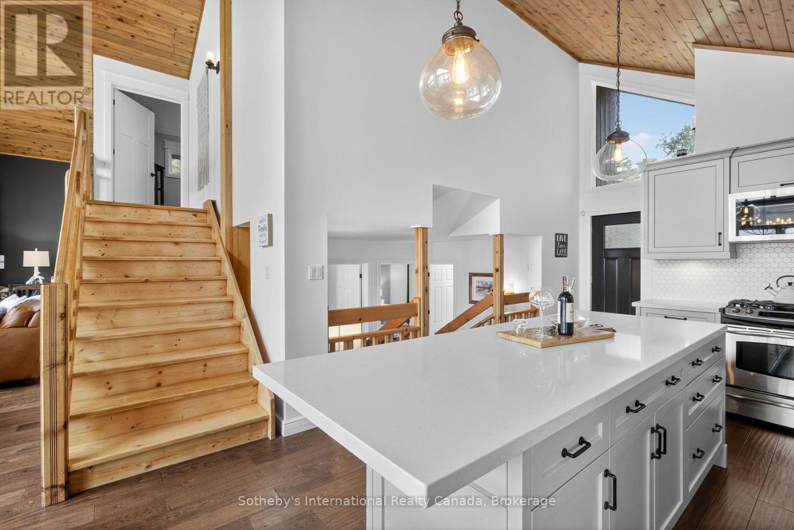 1773 Champlain Road, Tiny, ON - Indoor Photo Showing Kitchen With Upgraded Kitchen