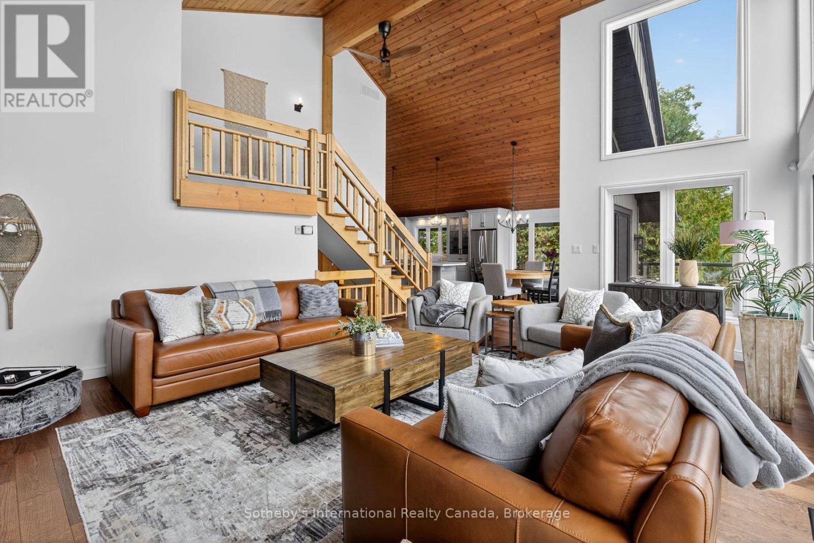 1773 Champlain Road, Tiny, ON - Indoor Photo Showing Living Room