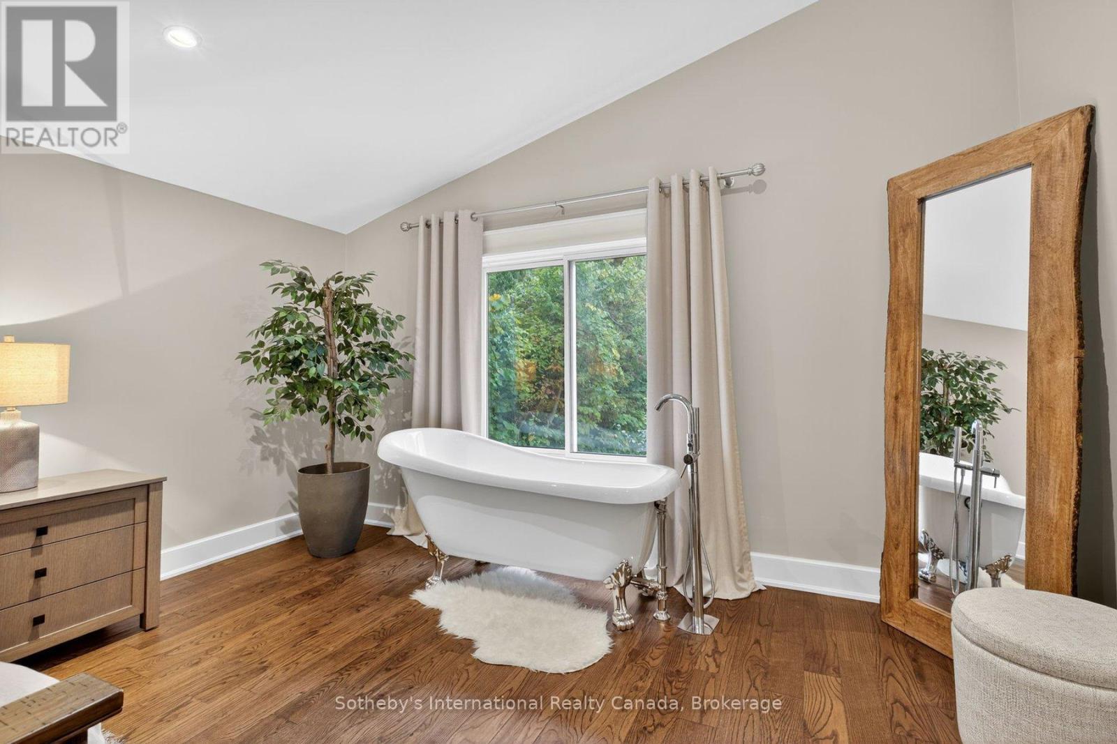 1773 Champlain Road, Tiny, ON - Indoor