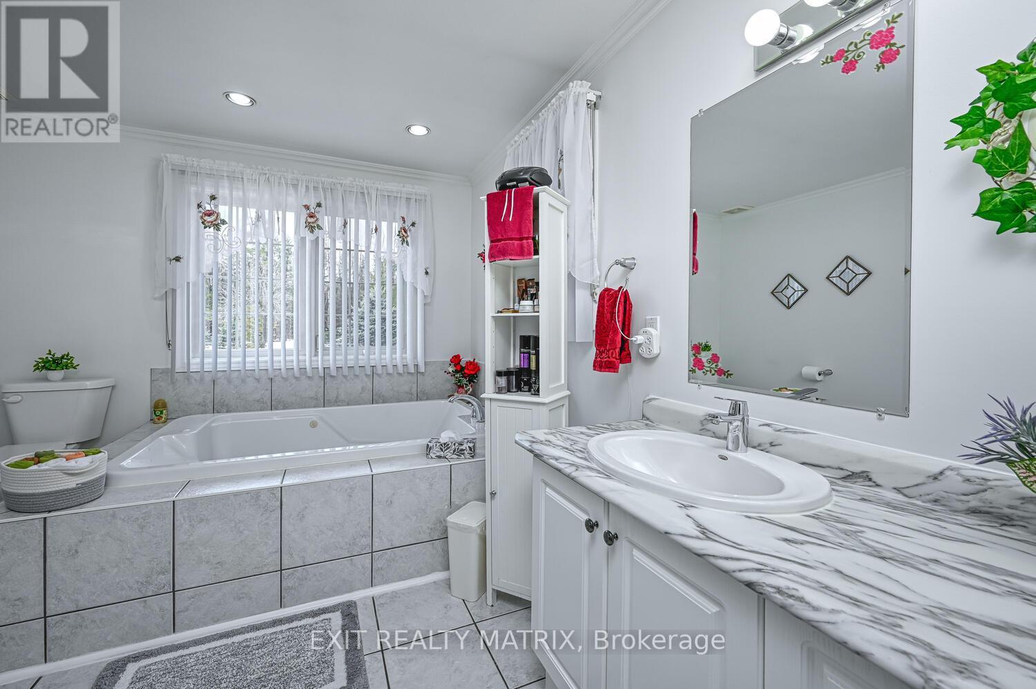 2573 Mitchell Street, Ottawa, ON - Indoor Photo Showing Bathroom