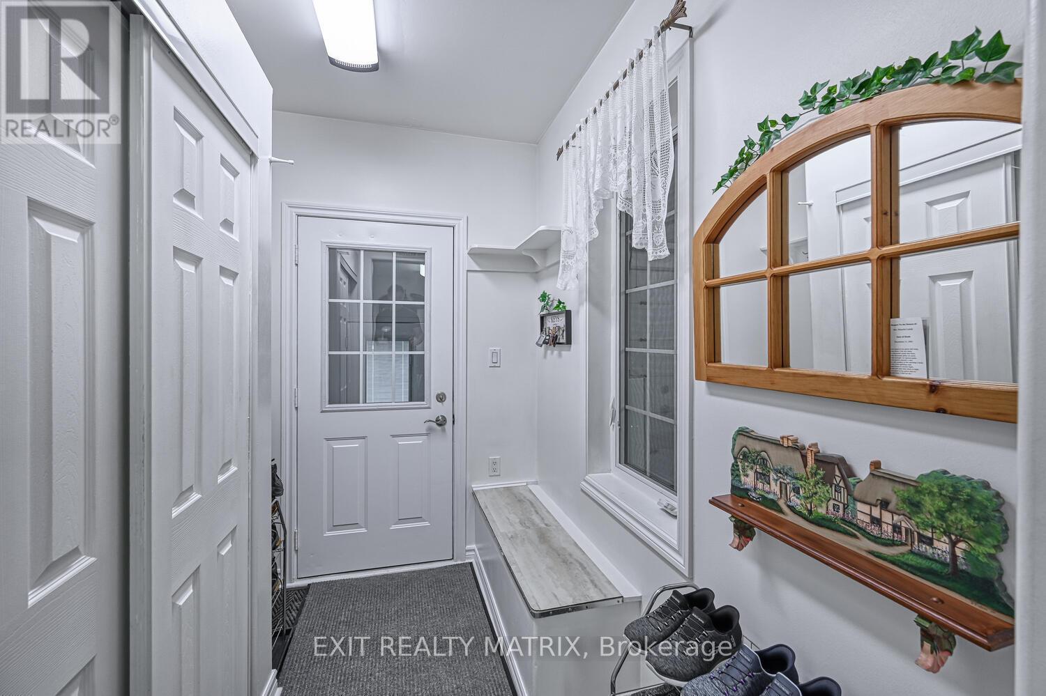 2573 Mitchell Street, Ottawa, ON - Indoor Photo Showing Other Room