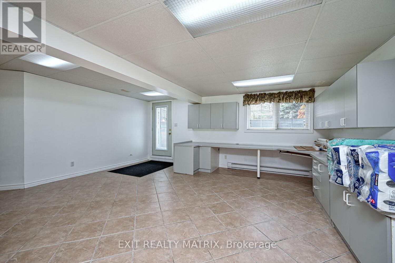 2573 Mitchell Street, Ottawa, ON - Indoor