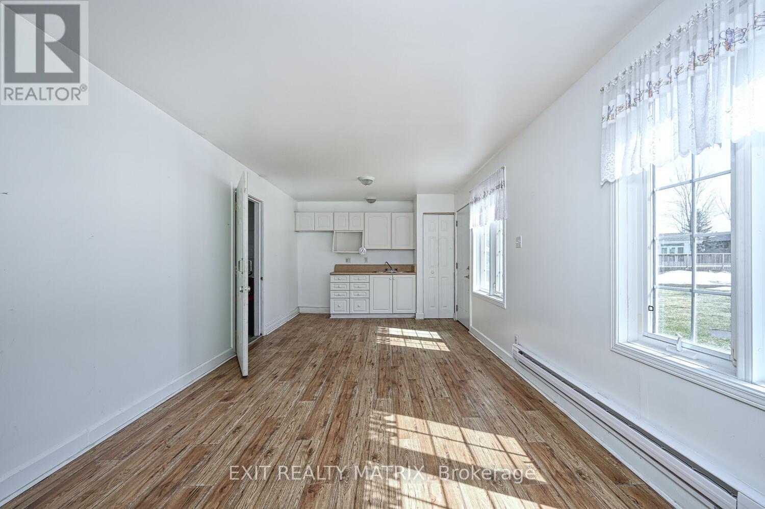 2573 Mitchell Street, Ottawa, ON - Indoor Photo Showing Other Room