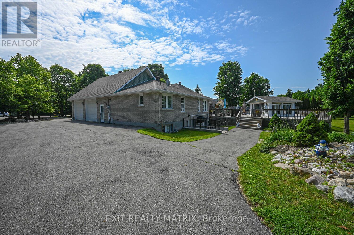 2573 Mitchell Street, Ottawa, ON - Outdoor