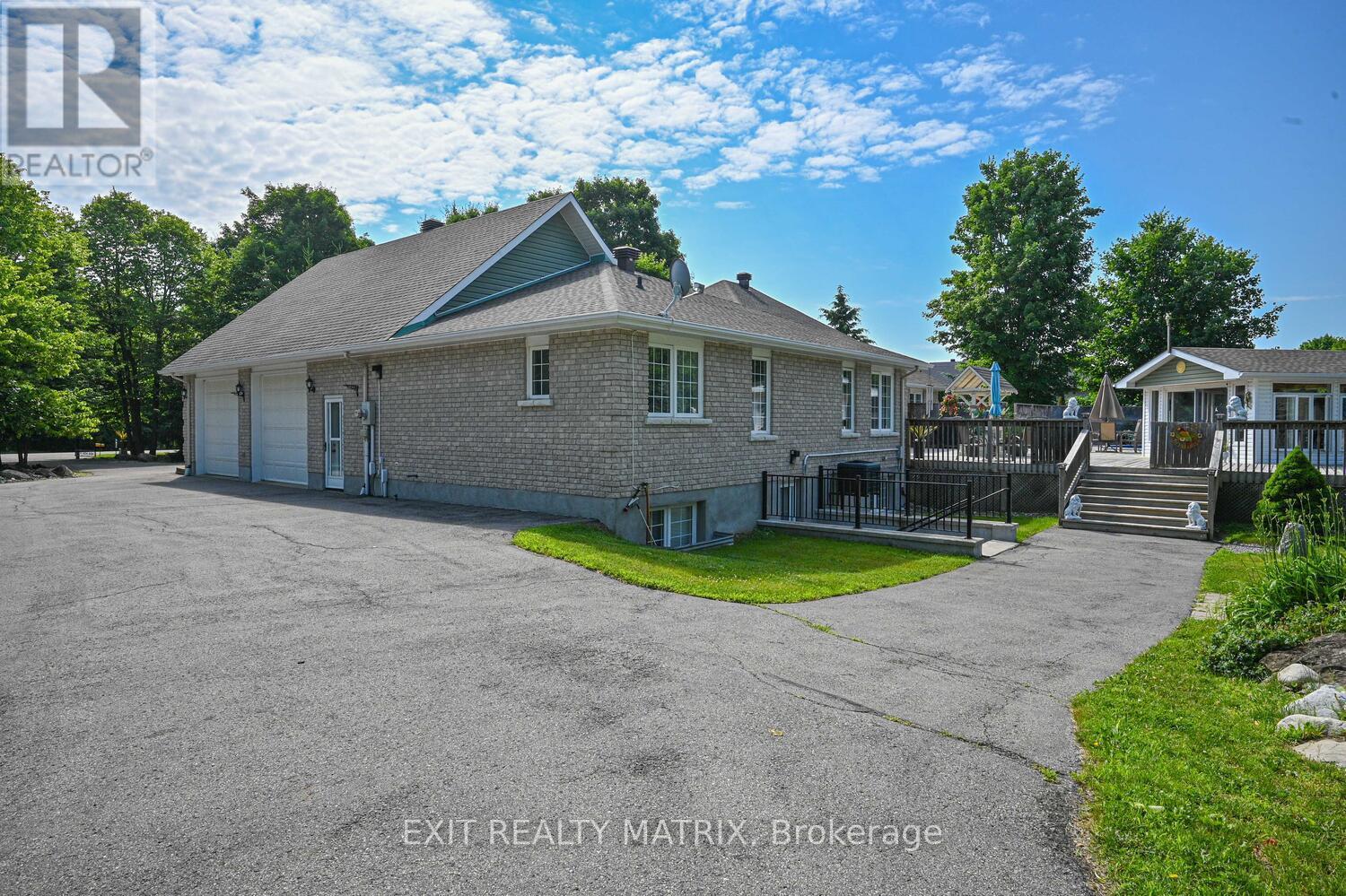 2573 Mitchell Street, Ottawa, ON - Outdoor