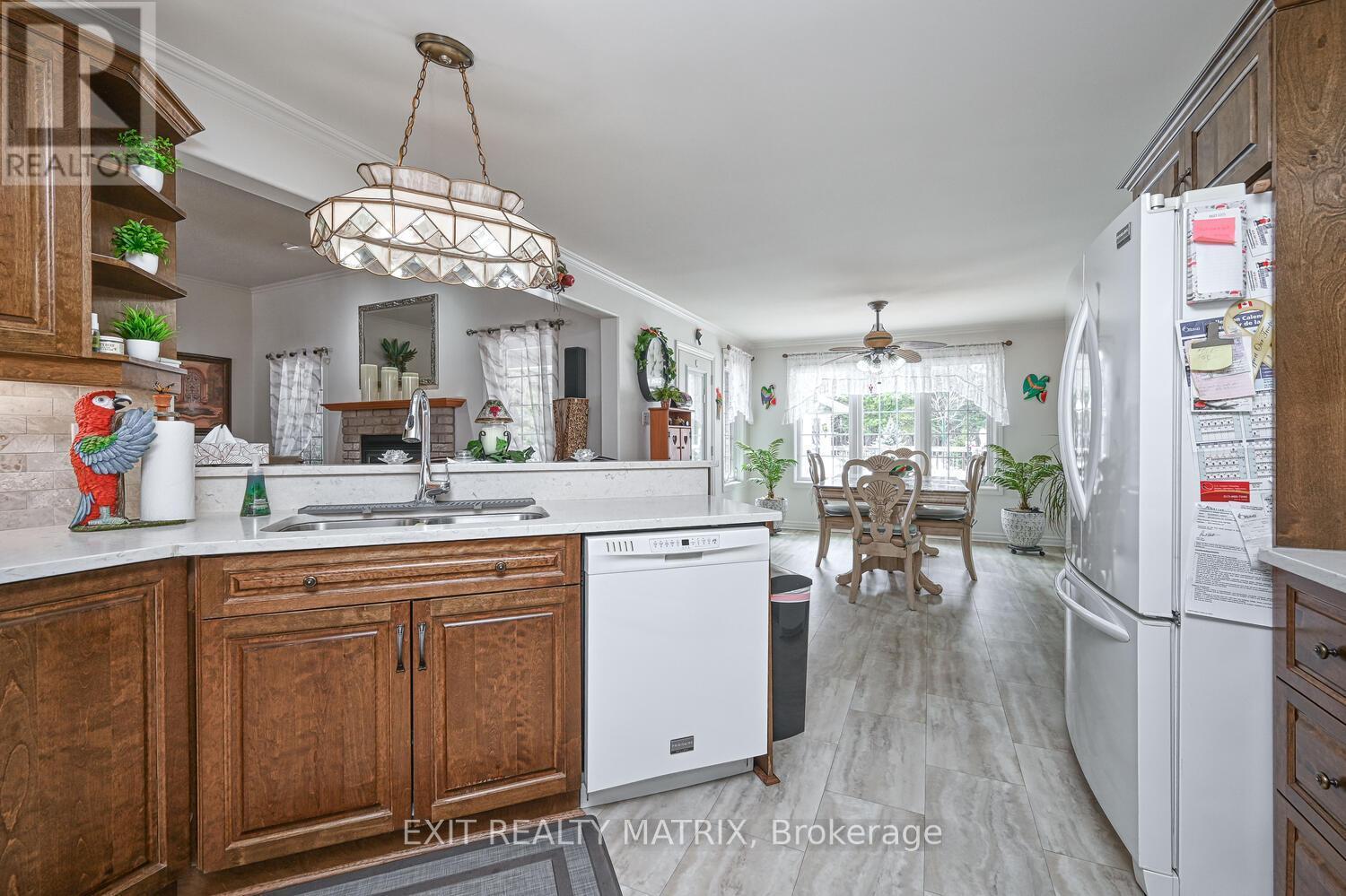 2573 Mitchell Street, Ottawa, ON - Indoor Photo Showing Kitchen
