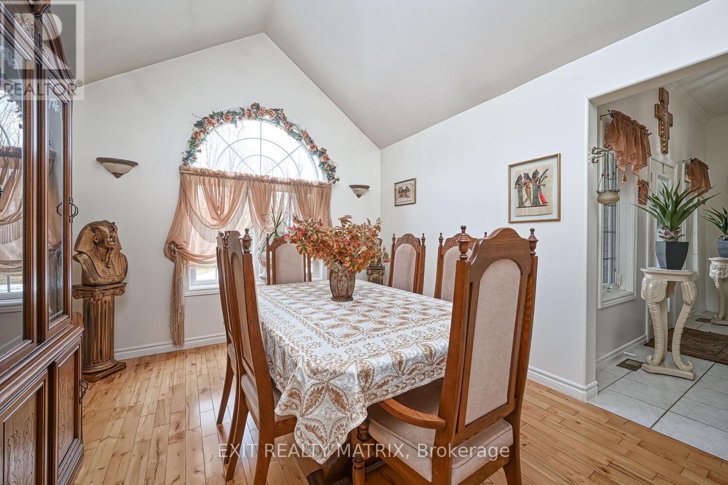 2573 Mitchell Street, Ottawa, ON - Indoor Photo Showing Dining Room