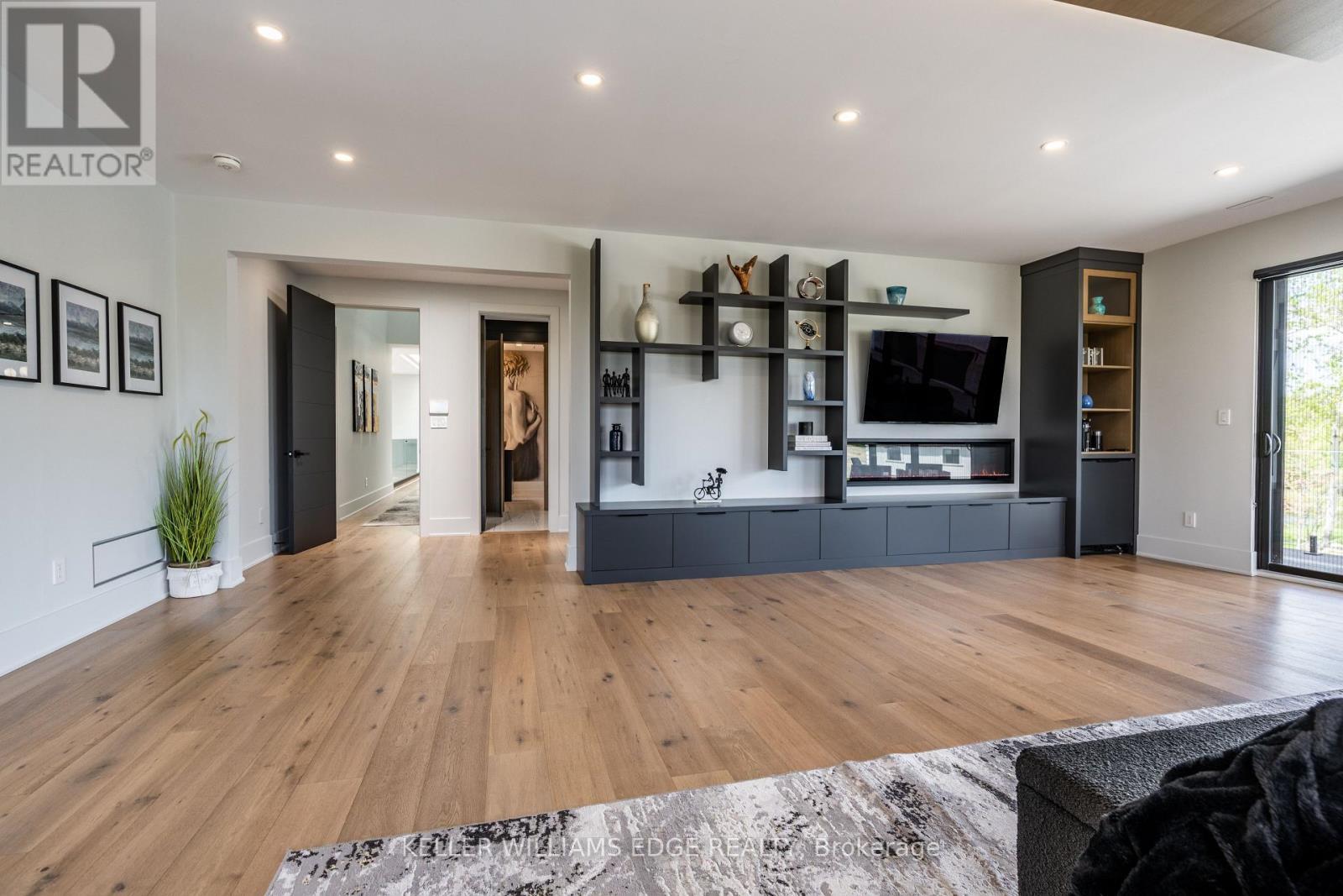 13311 Sixth Line, Milton, ON - Indoor Photo Showing Living Room