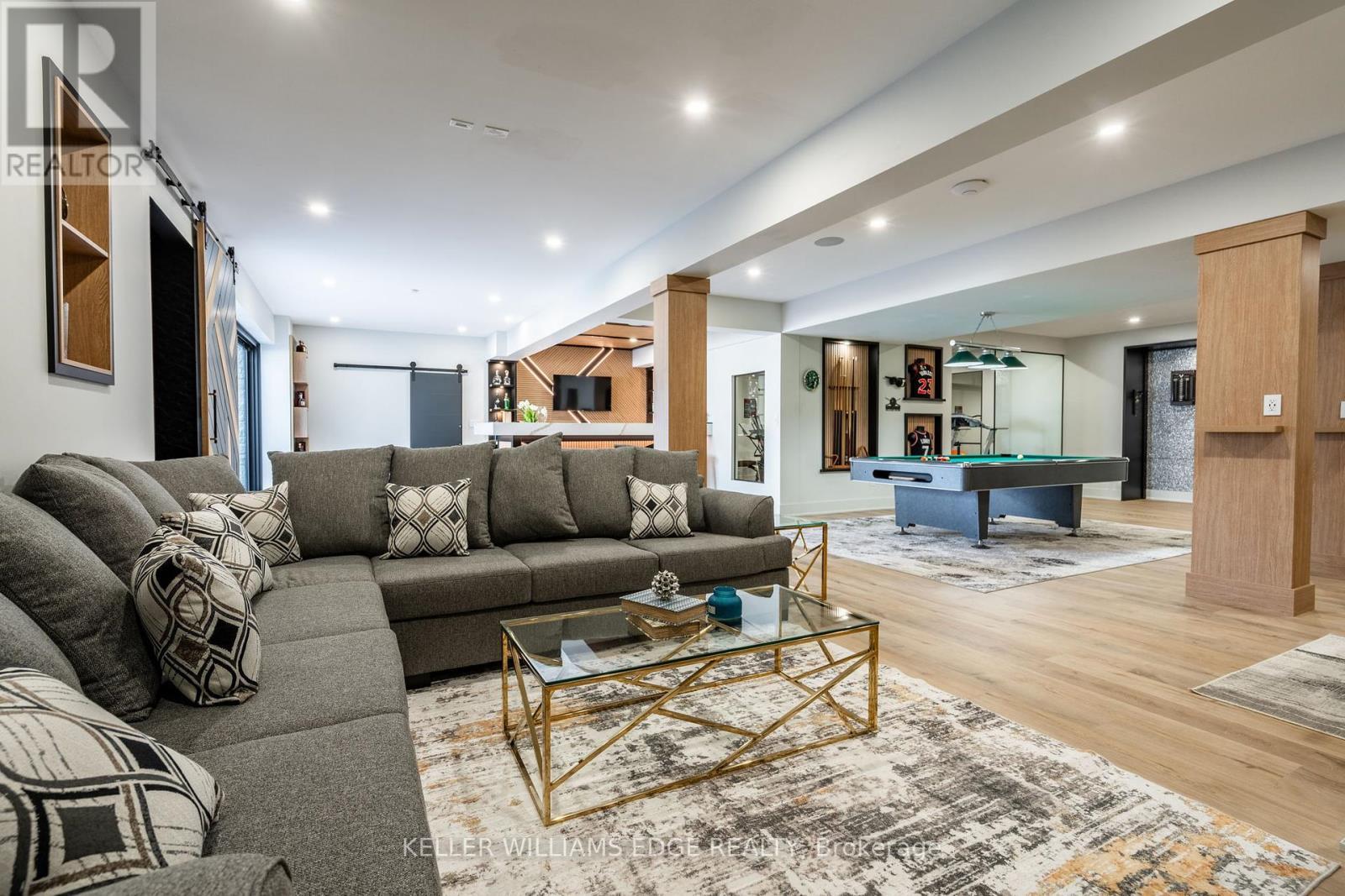13311 Sixth Line, Milton, ON - Indoor Photo Showing Living Room