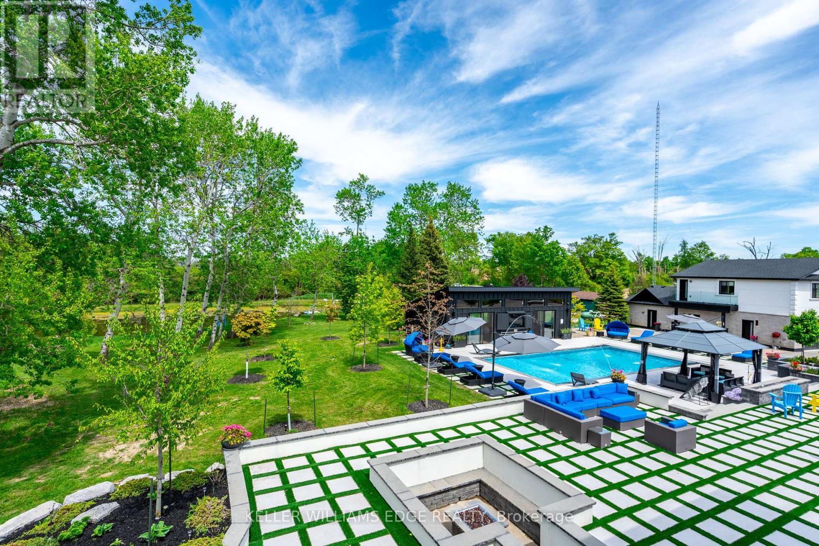 13311 Sixth Line, Milton, ON - Outdoor With In Ground Pool