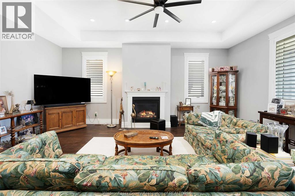 1358 Cypress, Windsor, ON - Indoor Photo Showing Living Room With Fireplace