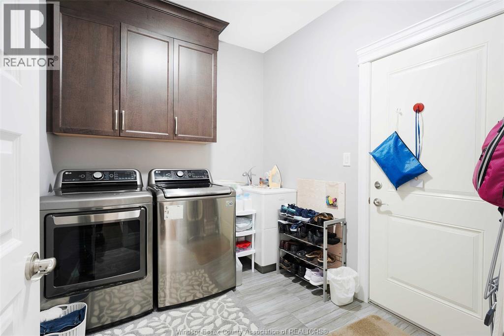 1358 Cypress, Windsor, ON - Indoor Photo Showing Laundry Room