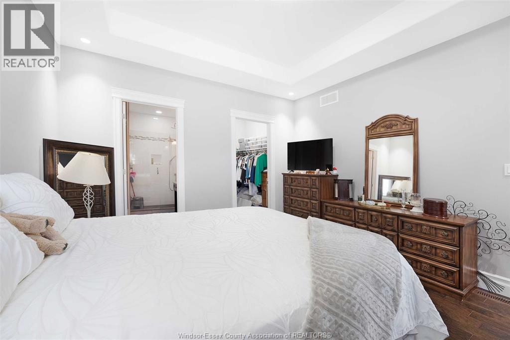 1358 Cypress, Windsor, ON - Indoor Photo Showing Bedroom