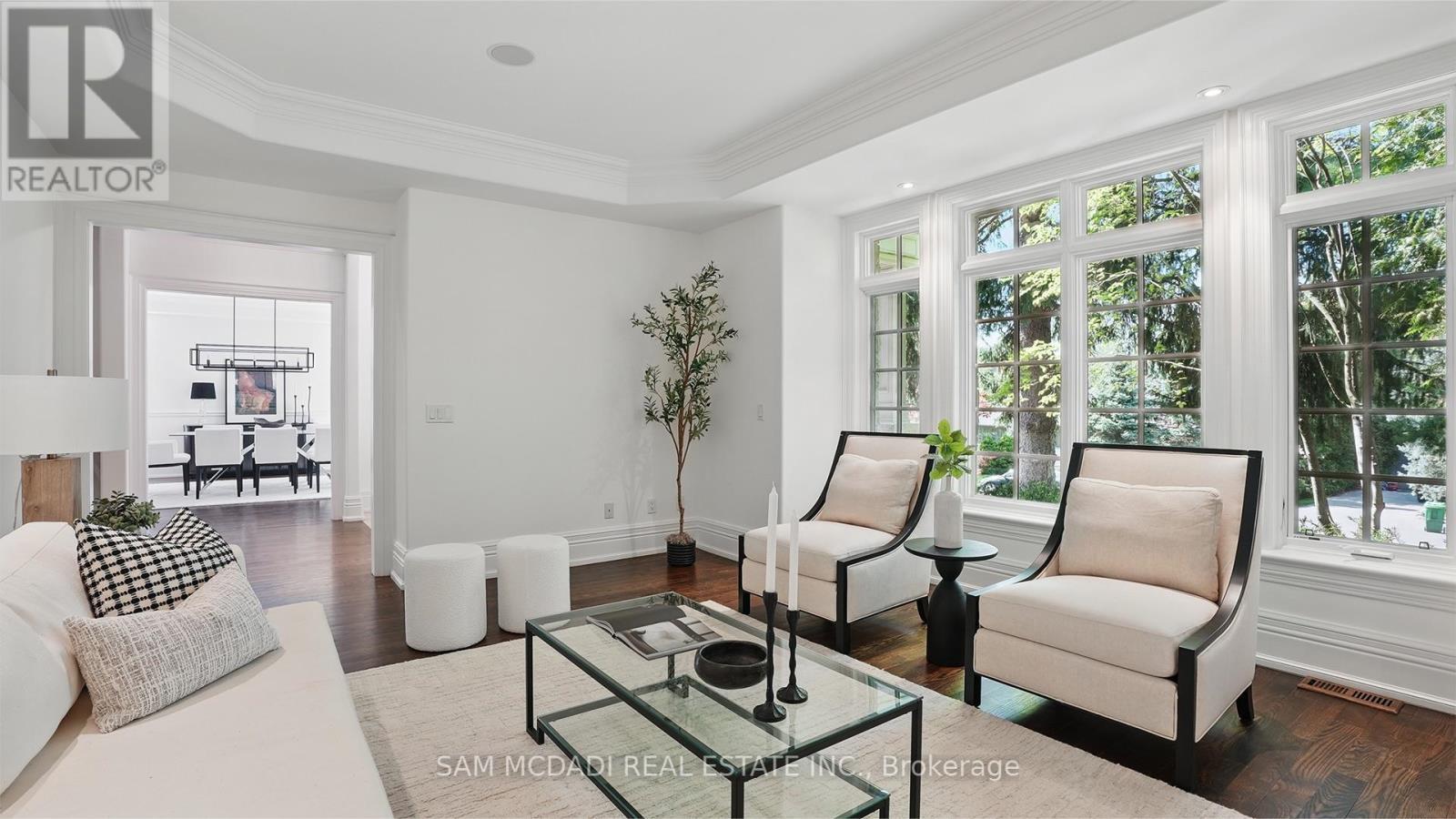 1173 Woodeden Drive, Mississauga, ON - Indoor Photo Showing Living Room