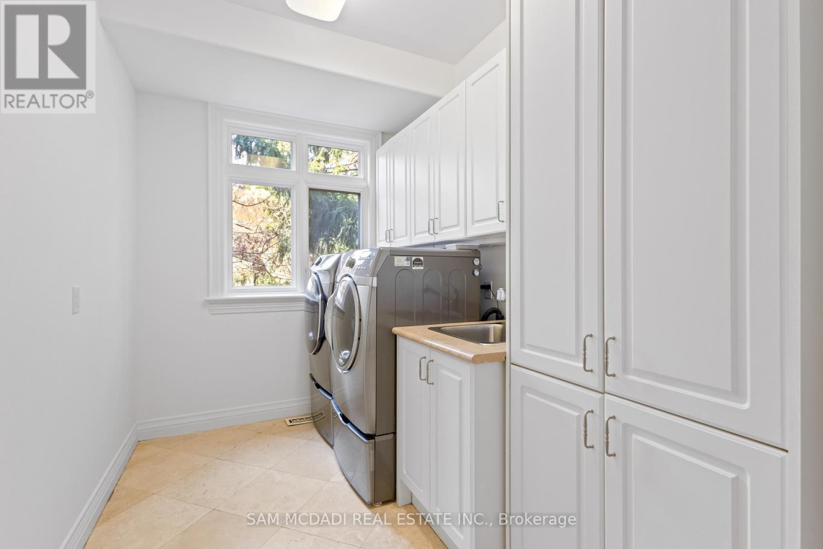 1173 Woodeden Drive, Mississauga, ON - Indoor Photo Showing Laundry Room