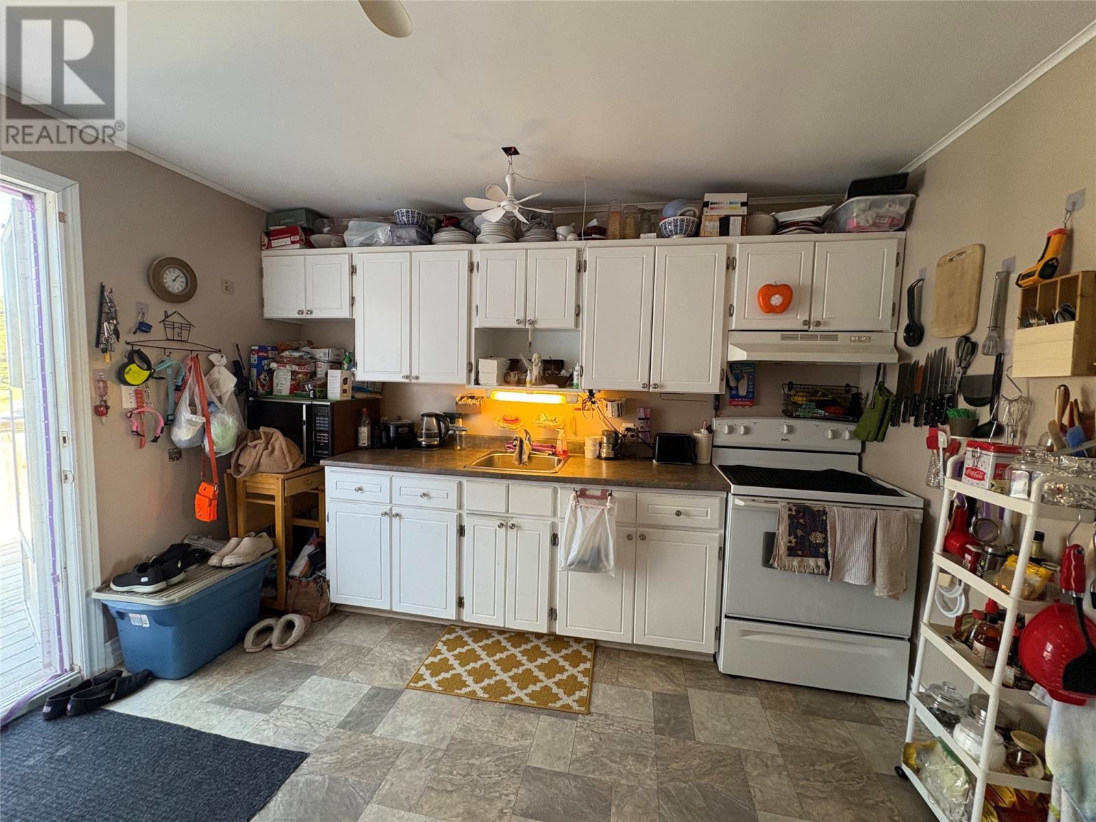 37 St. George'S Avenue, Stephenville, NL - Indoor Photo Showing Kitchen