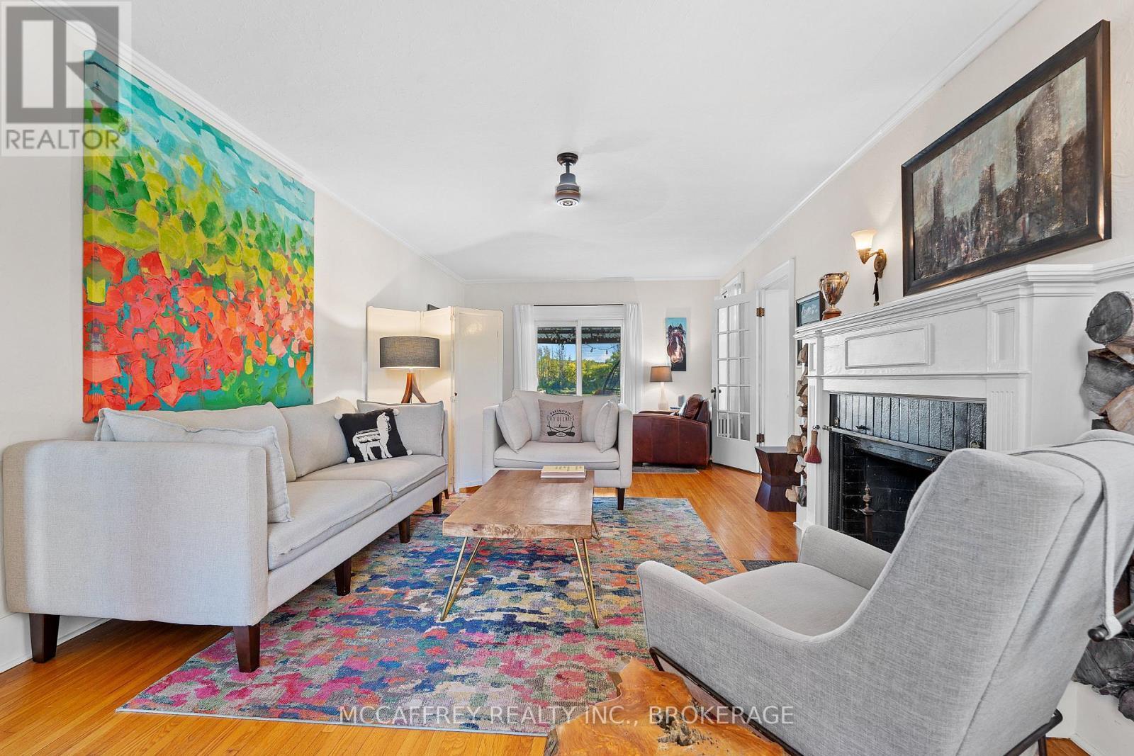 442 Dundas Street W, Greater Napanee (Greater Napanee), ON - Indoor Photo Showing Living Room With Fireplace