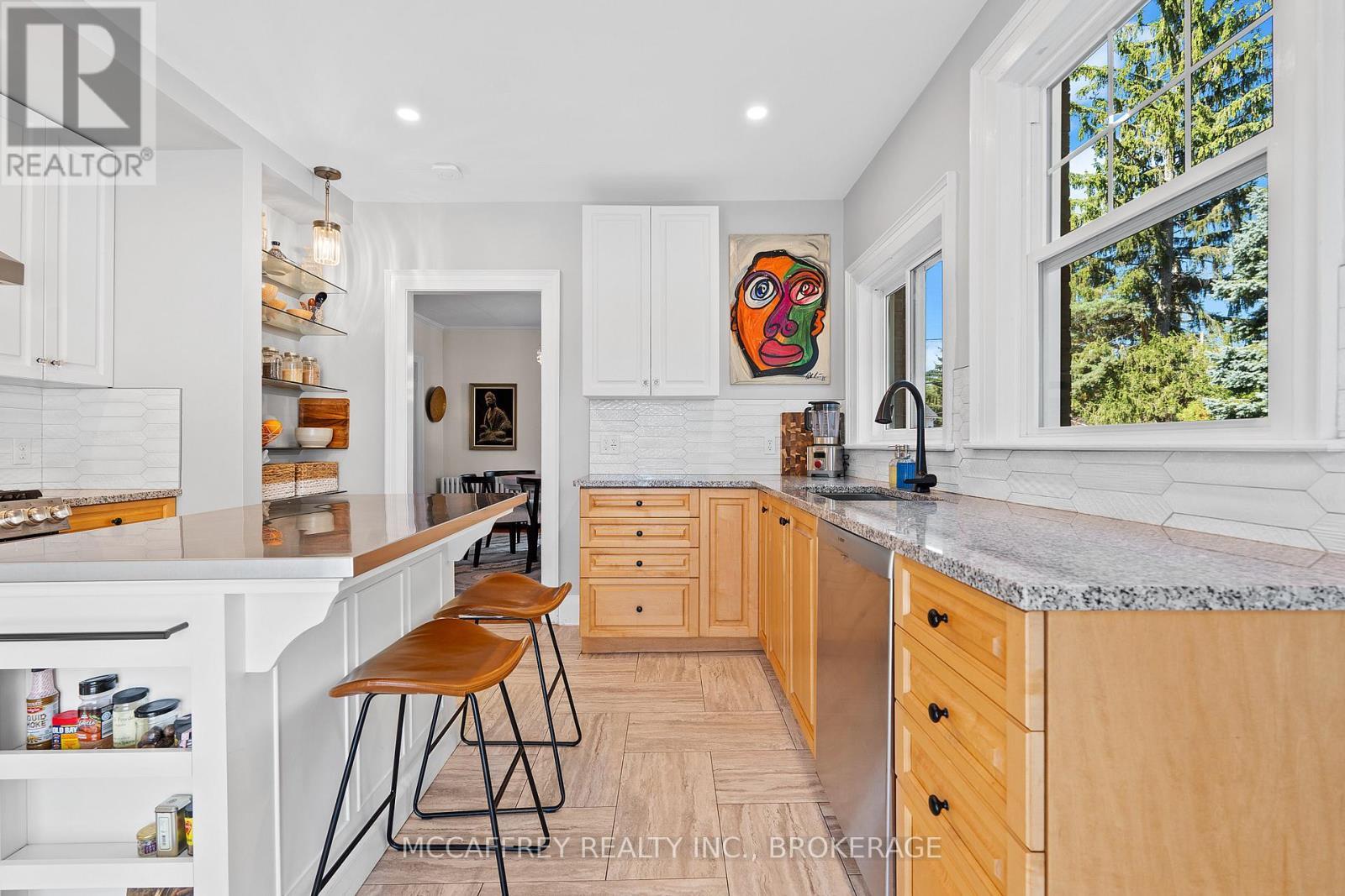 442 Dundas Street W, Greater Napanee (Greater Napanee), ON - Indoor Photo Showing Kitchen
