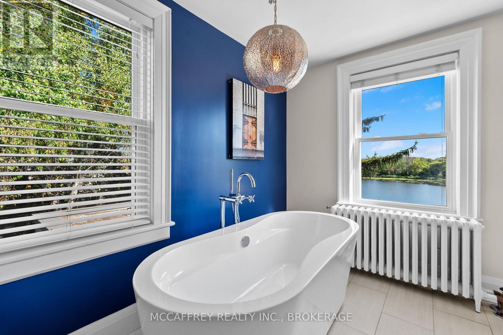 442 Dundas Street W, Greater Napanee (Greater Napanee), ON - Indoor Photo Showing Bathroom