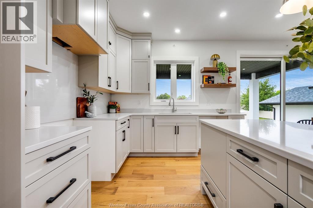 8319 Annie, Mcgregor, ON - Indoor Photo Showing Kitchen