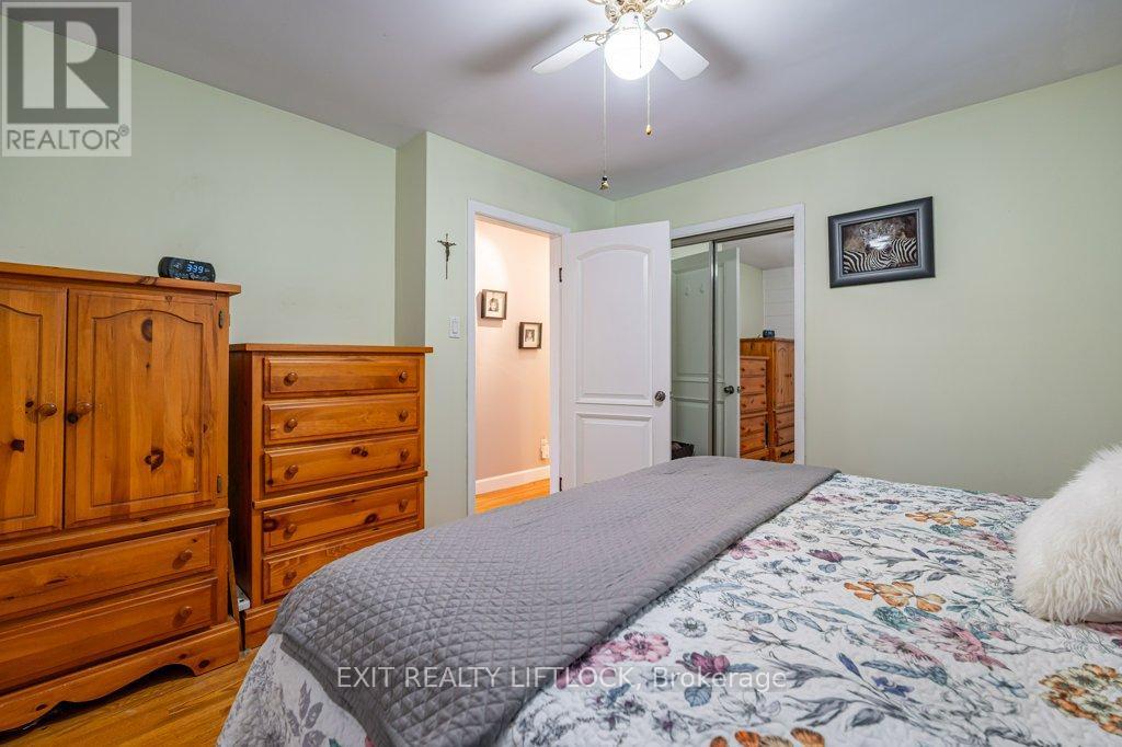 39 Beechwood Drive, Peterborough (Monaghan Ward 2), ON - Indoor Photo Showing Bedroom