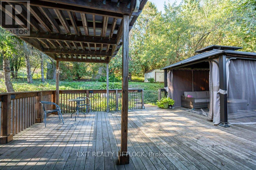 39 Beechwood Drive, Peterborough (Monaghan Ward 2), ON - Outdoor With Deck Patio Veranda With Exterior