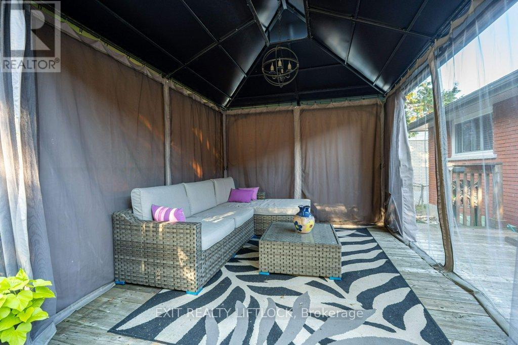 39 Beechwood Drive, Peterborough (Monaghan Ward 2), ON - Outdoor With Deck Patio Veranda With Exterior