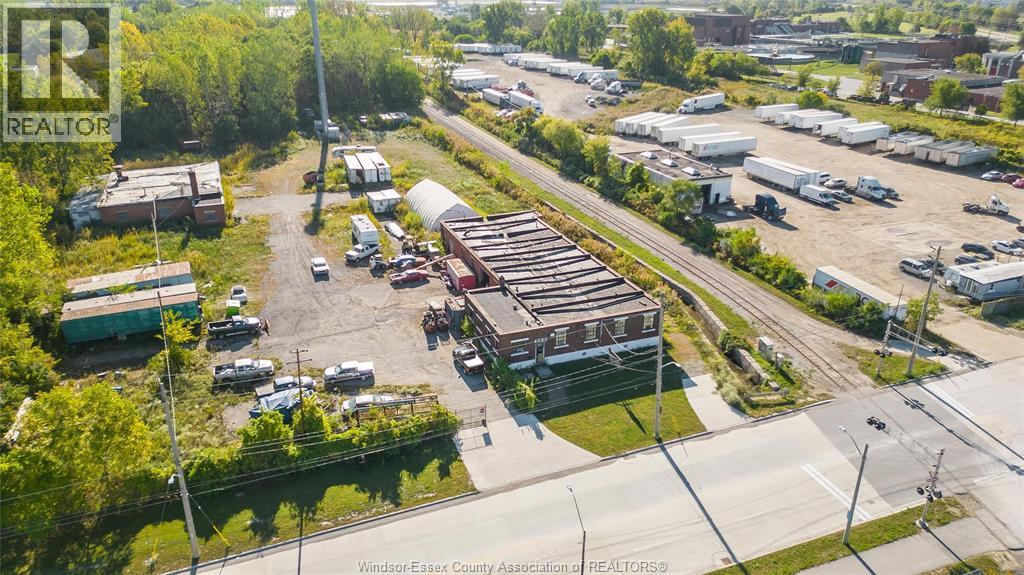 4027 Sandwich Street, Windsor, ON