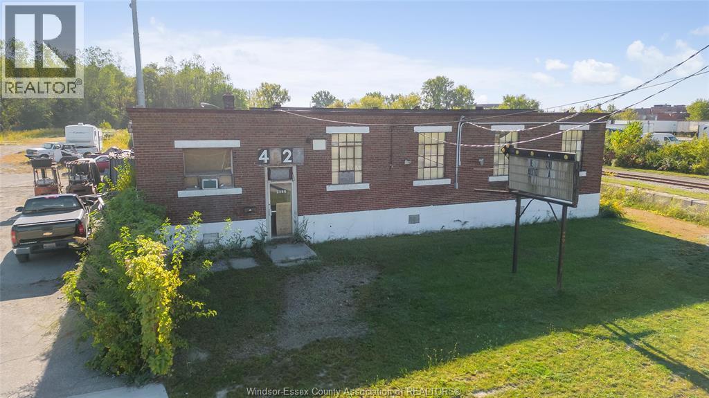 4027 Sandwich Street, Windsor, ON