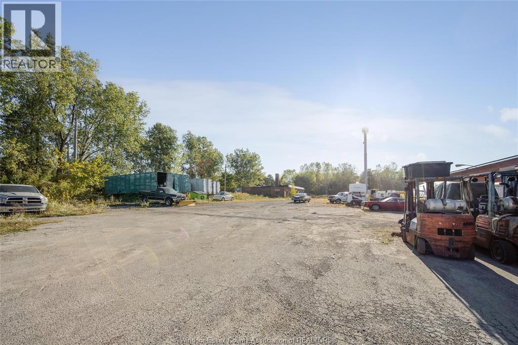 4027 Sandwich Street, Windsor, ON